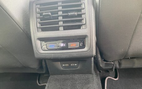 Volkswagen Golf GTI, 2020 год, 3 900 000 рублей, 20 фотография