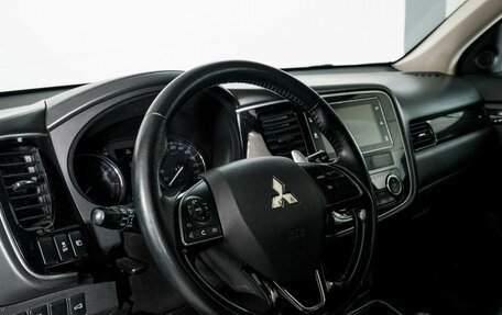 Mitsubishi Outlander III рестайлинг 3, 2017 год, 2 220 000 рублей, 5 фотография