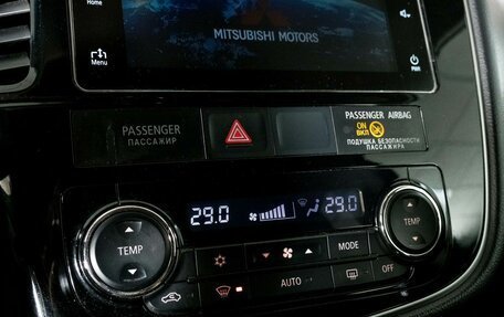 Mitsubishi Outlander III рестайлинг 3, 2017 год, 2 220 000 рублей, 12 фотография