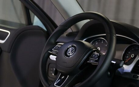 Volkswagen Touareg III, 2012 год, 2 049 000 рублей, 7 фотография
