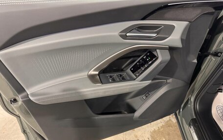 Audi Q5, 2025 год, 6 750 000 рублей, 28 фотография