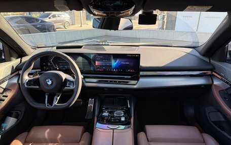 BMW 5 серия, 2023 год, 7 180 000 рублей, 12 фотография