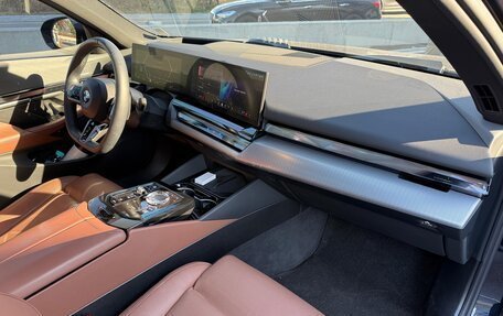 BMW 5 серия, 2023 год, 7 180 000 рублей, 11 фотография