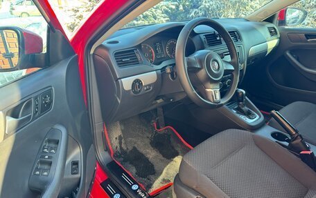 Volkswagen Jetta VI, 2012 год, 1 095 000 рублей, 5 фотография