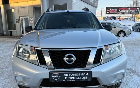 Nissan Terrano III, 2014 год, 1 070 000 рублей, 2 фотография