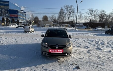 Renault Logan II, 2017 год, 1 025 000 рублей, 5 фотография