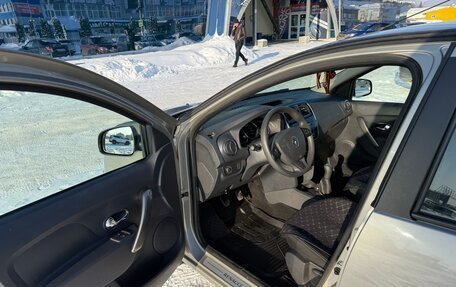 Renault Logan II, 2017 год, 1 025 000 рублей, 7 фотография