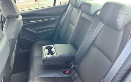 Mazda 3, 2022 год, 1 300 000 рублей, 18 фотография