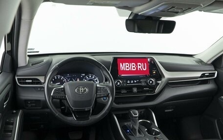 Toyota Highlander, 2021 год, 4 211 090 рублей, 7 фотография