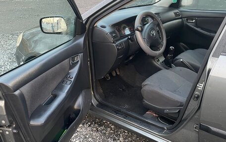 Toyota Corolla, 2004 год, 400 000 рублей, 8 фотография