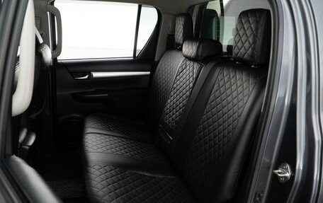 Toyota Hilux VIII, 2017 год, 3 749 999 рублей, 9 фотография