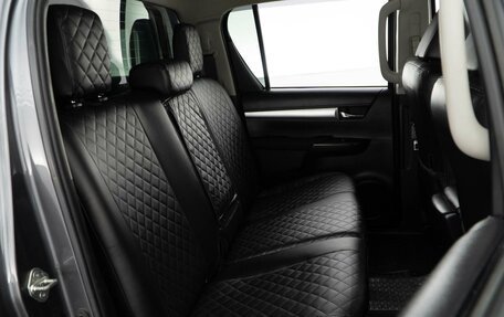 Toyota Hilux VIII, 2017 год, 3 749 999 рублей, 7 фотография