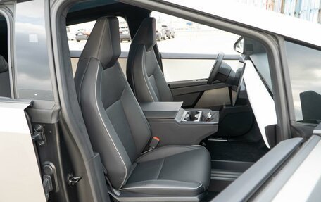 Tesla Cybertruck, 2024 год, 18 999 000 рублей, 15 фотография