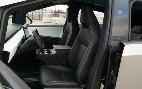 Tesla Cybertruck, 2024 год, 18 999 000 рублей, 17 фотография