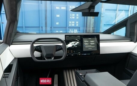 Tesla Cybertruck, 2024 год, 18 999 000 рублей, 13 фотография