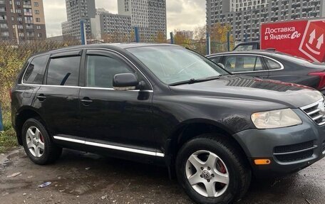Volkswagen Touareg III, 2004 год, 500 000 рублей, 2 фотография