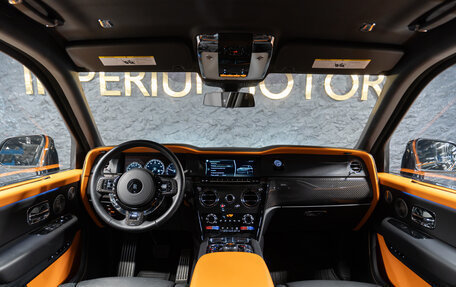 Rolls-Royce Cullinan, 2022 год, 40 750 000 рублей, 12 фотография