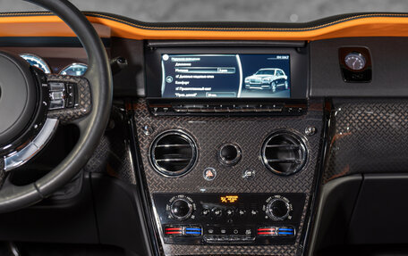 Rolls-Royce Cullinan, 2022 год, 40 750 000 рублей, 16 фотография