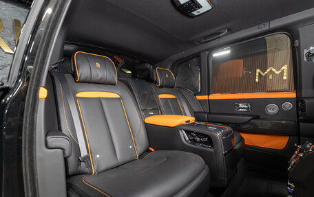 Rolls-Royce Cullinan, 2022 год, 40 750 000 рублей, 23 фотография