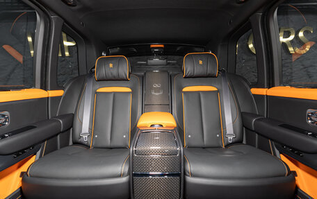 Rolls-Royce Cullinan, 2022 год, 40 750 000 рублей, 26 фотография