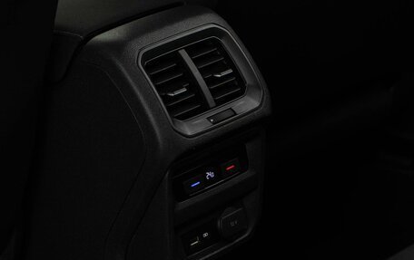 Volkswagen Tiguan II, 2019 год, 2 414 444 рублей, 12 фотография