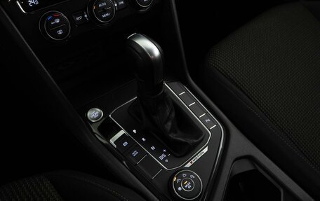 Volkswagen Tiguan II, 2019 год, 2 414 444 рублей, 20 фотография