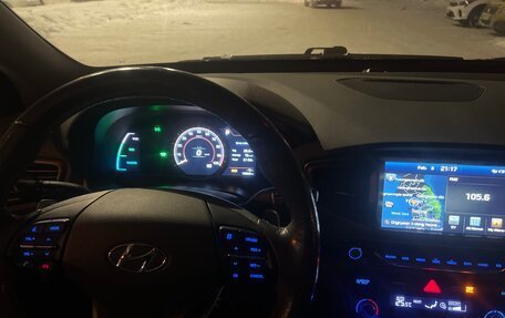 Hyundai IONIQ, 2017 год, 1 550 000 рублей, 2 фотография