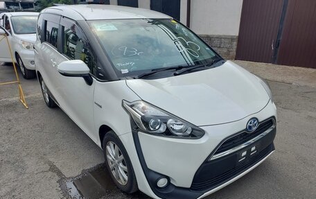 Toyota Sienta II, 2017 год, 1 780 000 рублей, 2 фотография