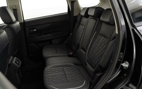 Mitsubishi Outlander III рестайлинг 3, 2022 год, 3 066 404 рублей, 9 фотография