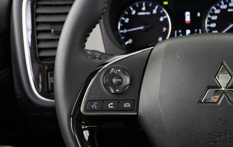 Mitsubishi Outlander III рестайлинг 3, 2022 год, 3 066 404 рублей, 13 фотография