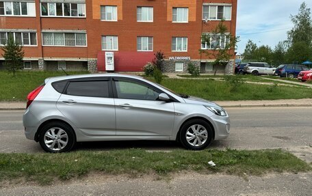 Hyundai Solaris II рестайлинг, 2013 год, 920 000 рублей, 2 фотография