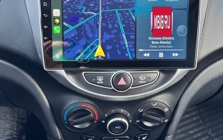 Hyundai Solaris II рестайлинг, 2013 год, 920 000 рублей, 11 фотография