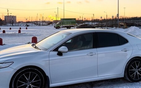 Toyota Camry, 2022 год, 3 750 000 рублей, 3 фотография
