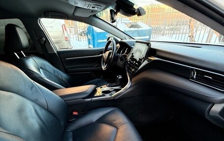 Toyota Camry, 2022 год, 3 750 000 рублей, 10 фотография