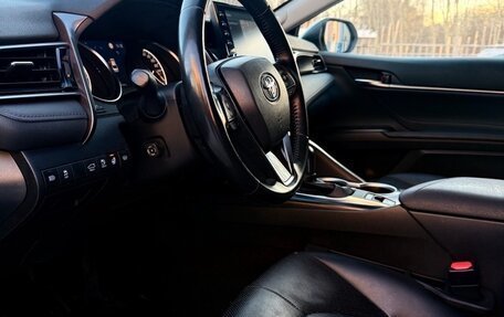 Toyota Camry, 2022 год, 3 750 000 рублей, 9 фотография