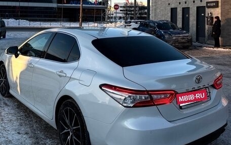 Toyota Camry, 2022 год, 3 750 000 рублей, 6 фотография