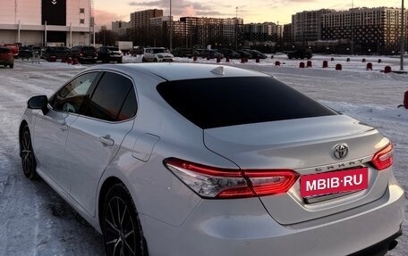 Toyota Camry, 2022 год, 3 750 000 рублей, 8 фотография