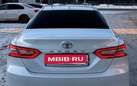 Toyota Camry, 2022 год, 3 750 000 рублей, 7 фотография