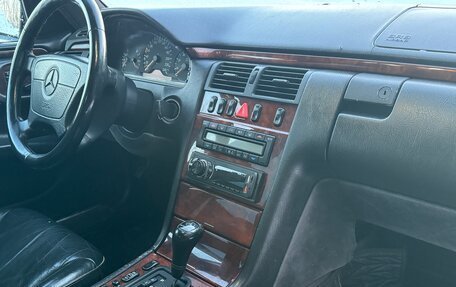 Mercedes-Benz E-Класс, 1998 год, 395 000 рублей, 16 фотография