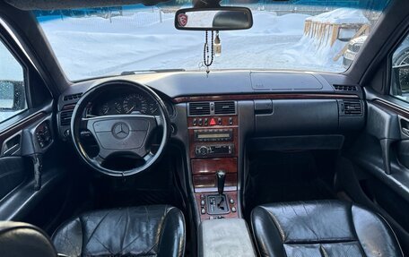 Mercedes-Benz E-Класс, 1998 год, 395 000 рублей, 20 фотография