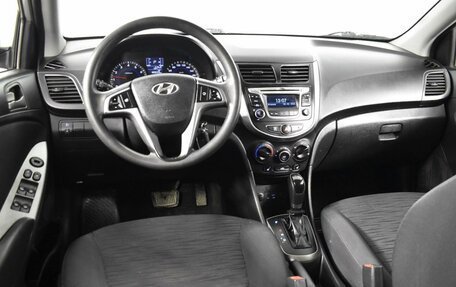 Hyundai Solaris II рестайлинг, 2015 год, 742 200 рублей, 6 фотография