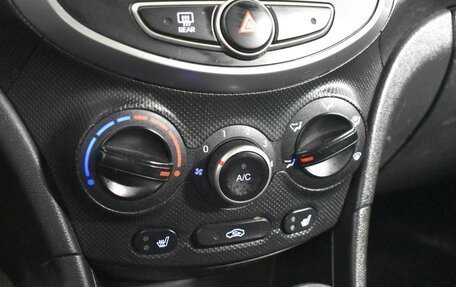 Hyundai Solaris II рестайлинг, 2015 год, 742 200 рублей, 18 фотография