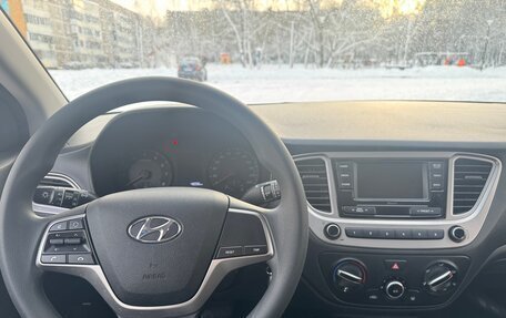 Hyundai Solaris II рестайлинг, 2022 год, 1 630 000 рублей, 11 фотография