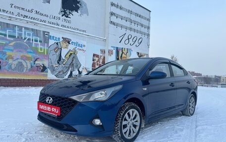 Hyundai Solaris II рестайлинг, 2022 год, 1 630 000 рублей, 8 фотография