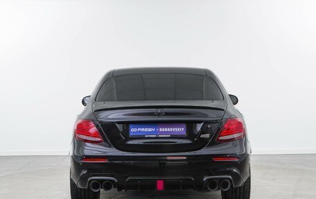 Mercedes-Benz E-Класс, 2019 год, 3 637 077 рублей, 4 фотография