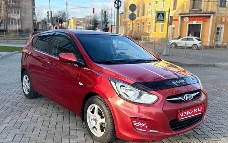 Hyundai Solaris II рестайлинг, 2011 год, 690 000 рублей, 1 фотография