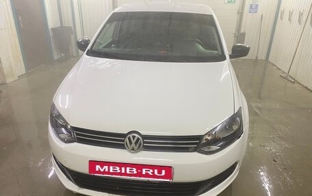 Volkswagen Polo VI (EU Market), 2014 год, 500 000 рублей, 2 фотография