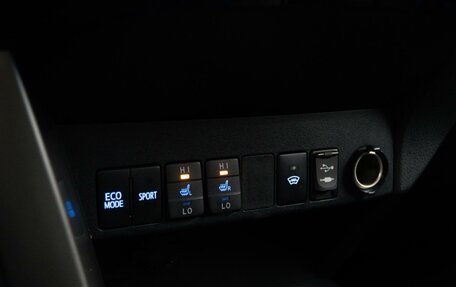 Toyota RAV4, 2018 год, 2 559 050 рублей, 18 фотография