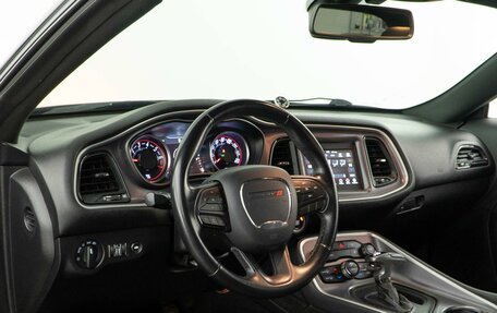 Dodge Challenger III рестайлинг 2, 2019 год, 3 639 050 рублей, 9 фотография