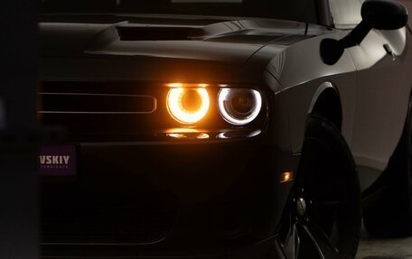 Dodge Challenger III рестайлинг 2, 2019 год, 3 639 050 рублей, 7 фотография